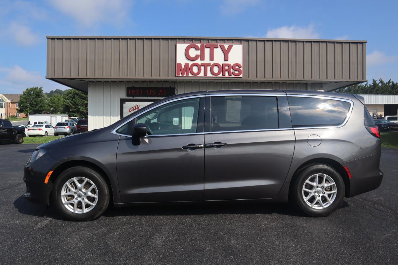 Chrysler Voyager LX FWD 2023