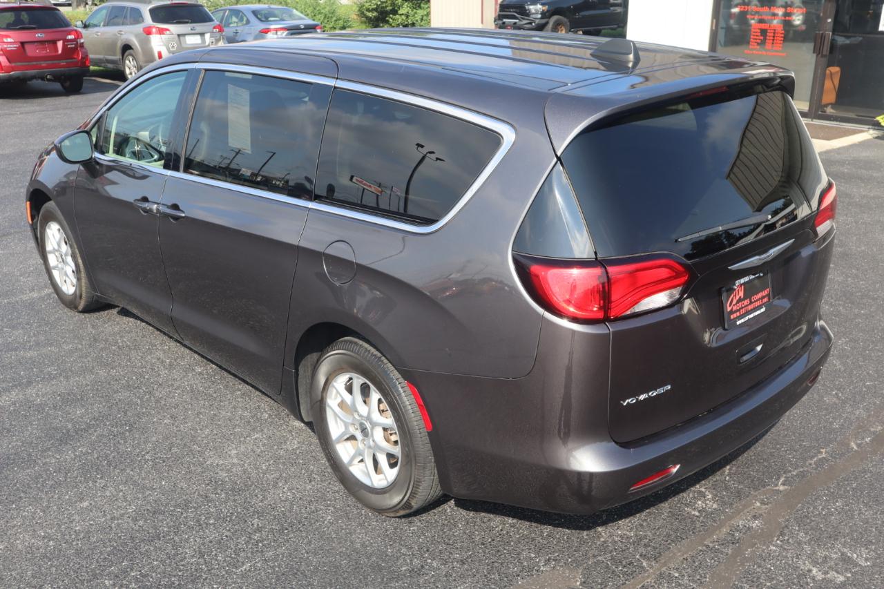 Chrysler Voyager LX FWD 2023