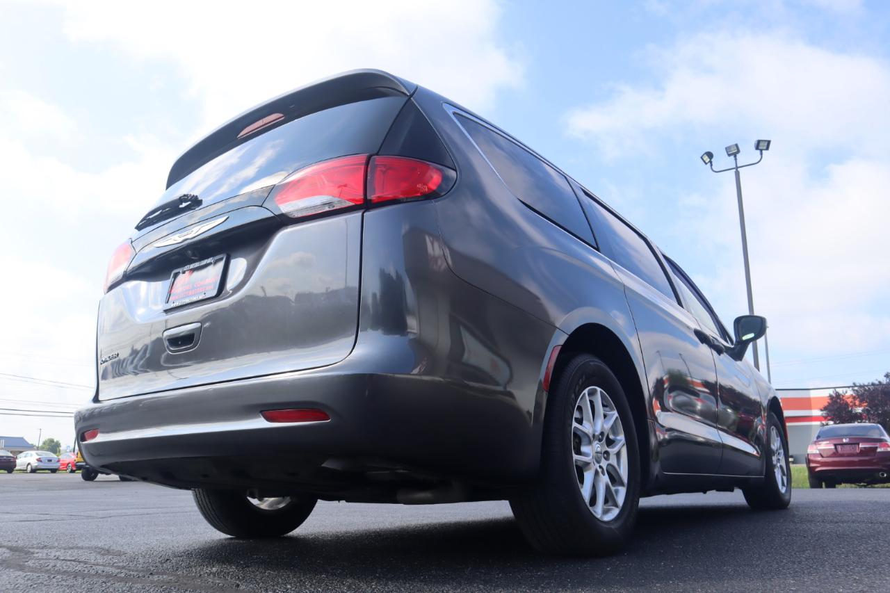 Chrysler Voyager LX FWD 2023