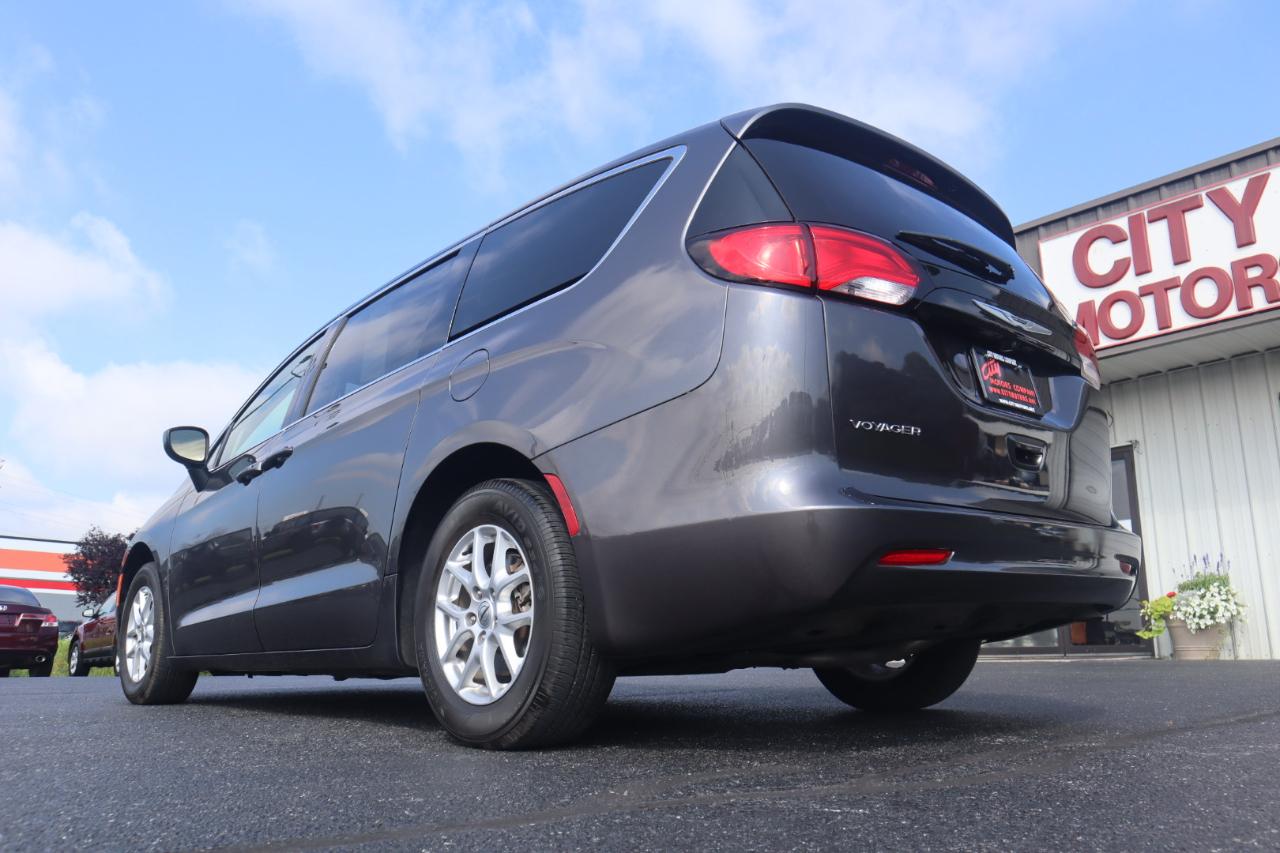 Chrysler Voyager LX FWD 2023