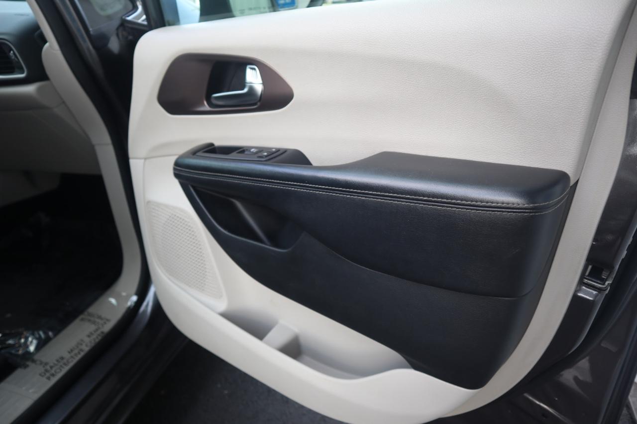 Chrysler Voyager LX FWD 2023
