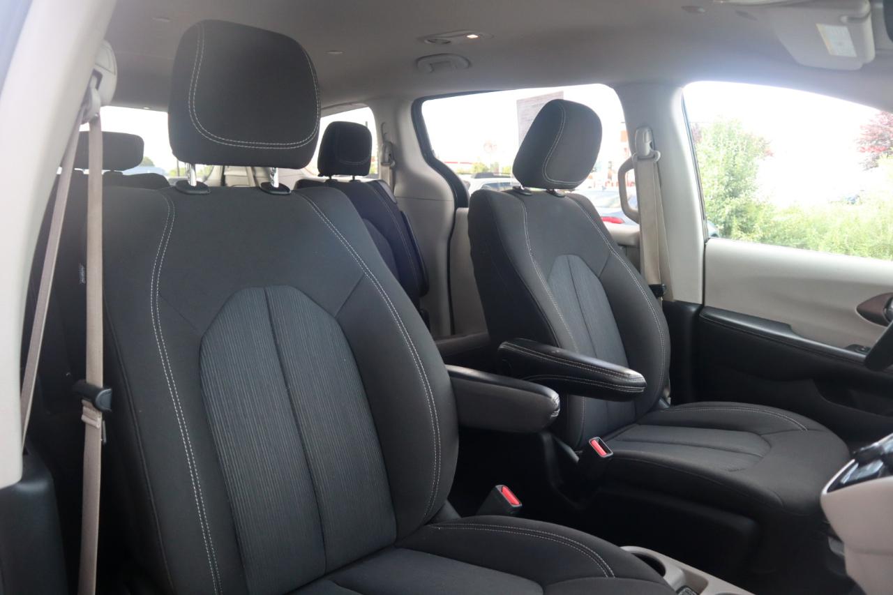 Chrysler Voyager LX FWD 2023