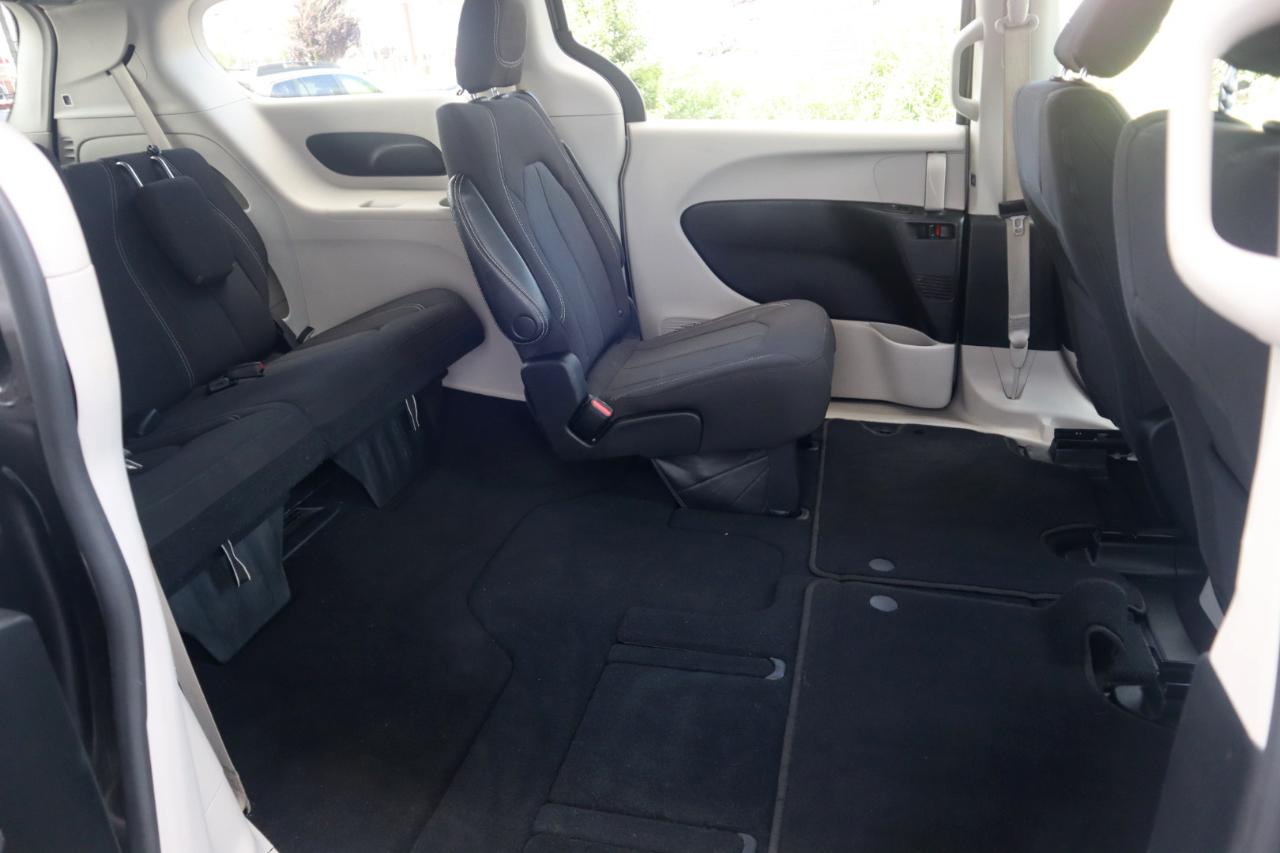 Chrysler Voyager LX FWD 2023