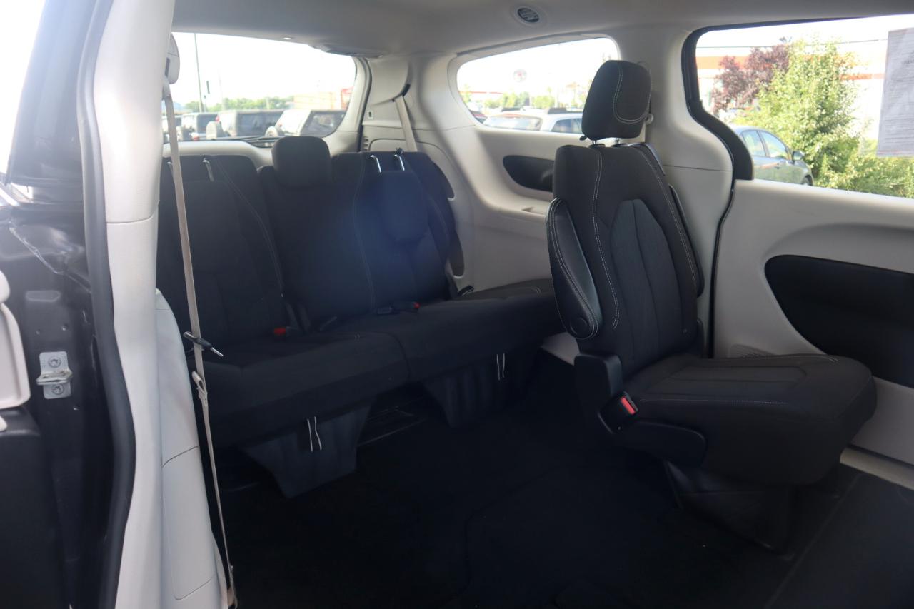 Chrysler Voyager LX FWD 2023