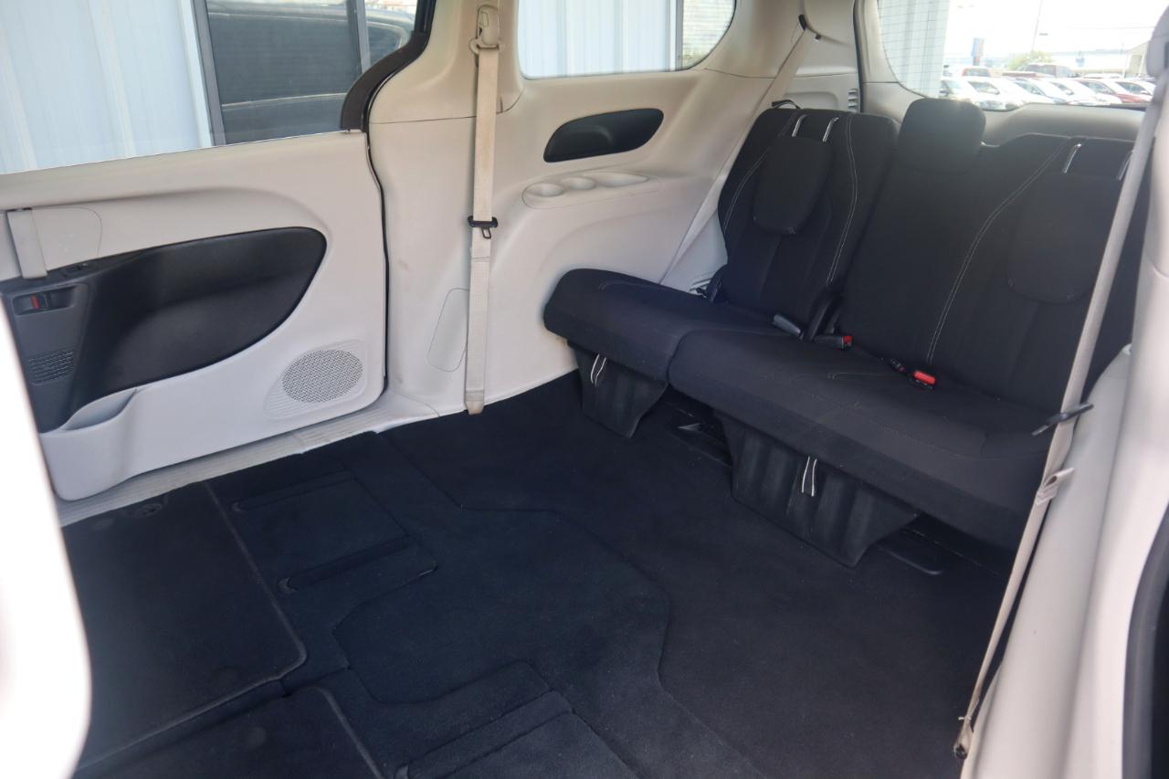 Chrysler Voyager LX FWD 2023