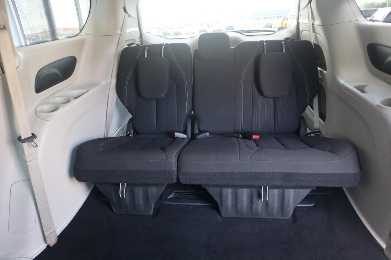 Chrysler Voyager LX FWD 2023
