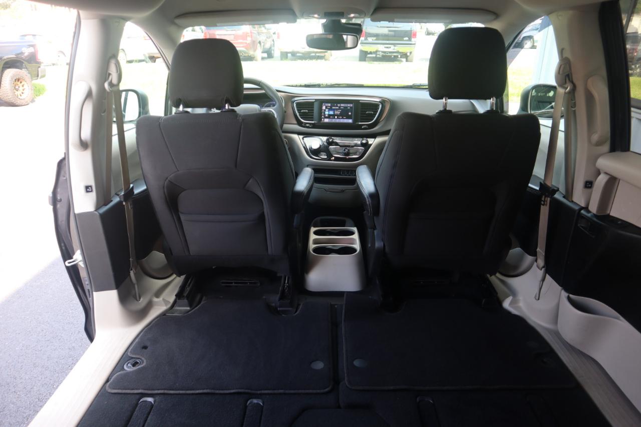 Chrysler Voyager LX FWD 2023