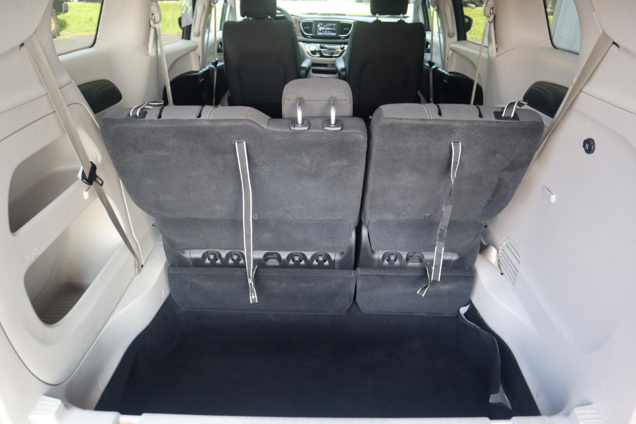 Chrysler Voyager LX FWD 2023