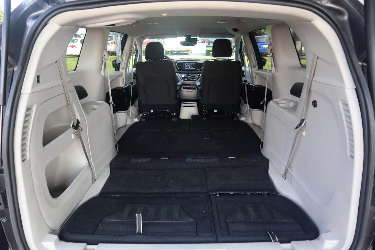 Chrysler Voyager LX FWD 2023