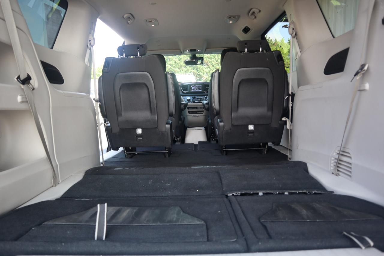 Chrysler Voyager LX FWD 2023