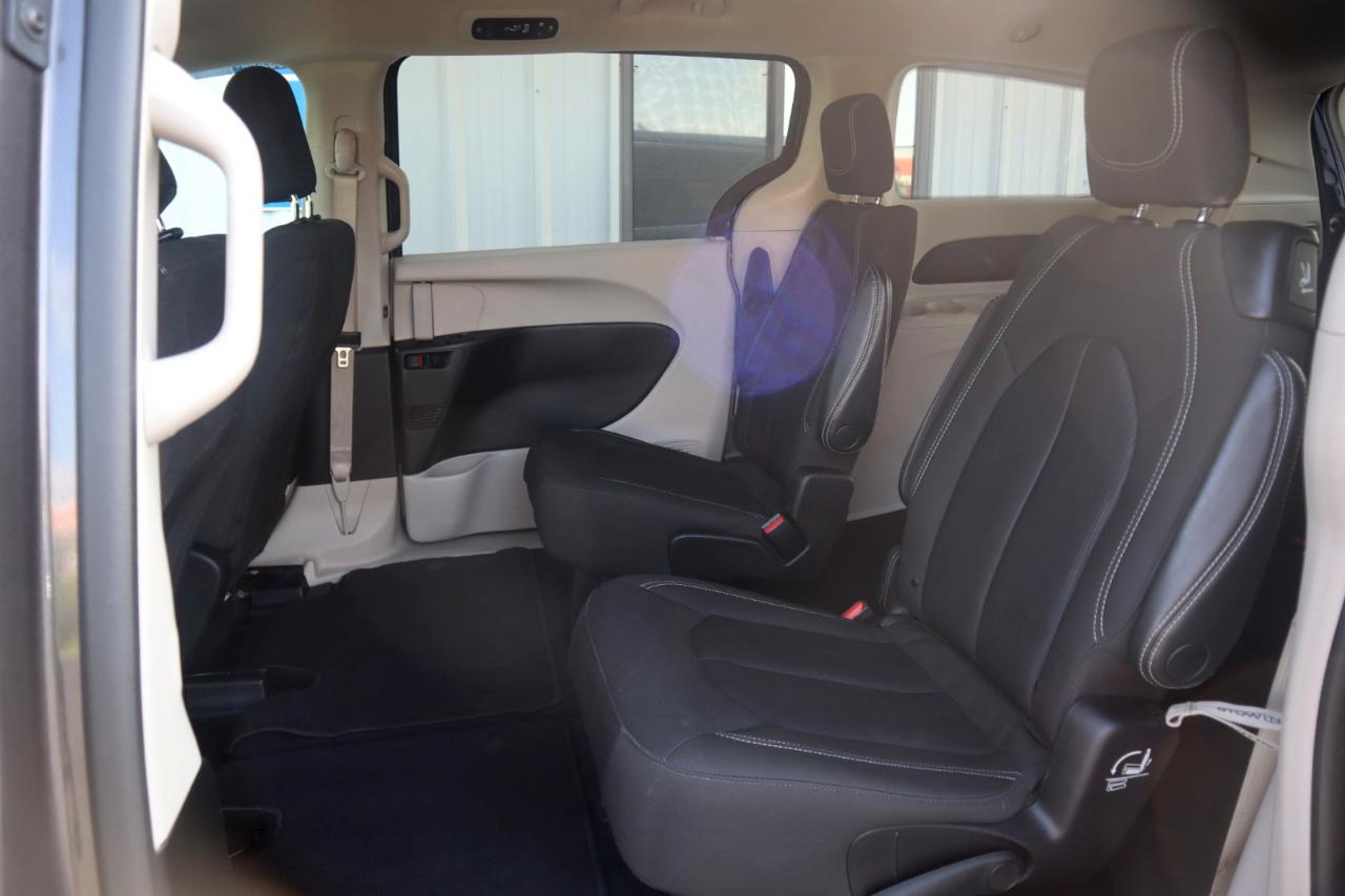 Chrysler Voyager LX FWD 2023