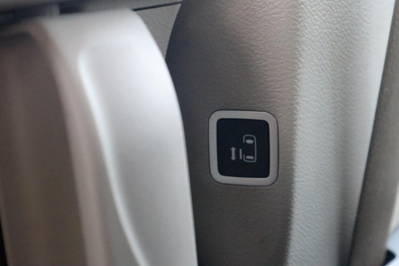 Chrysler Voyager LX FWD 2023