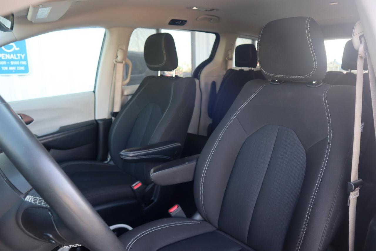 Chrysler Voyager LX FWD 2023