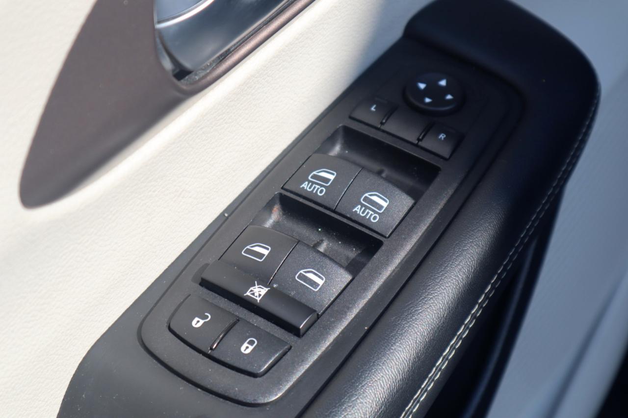 Chrysler Voyager LX FWD 2023