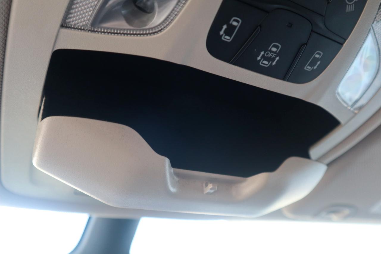 Chrysler Voyager LX FWD 2023