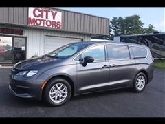 2023 Chrysler Voyager 
