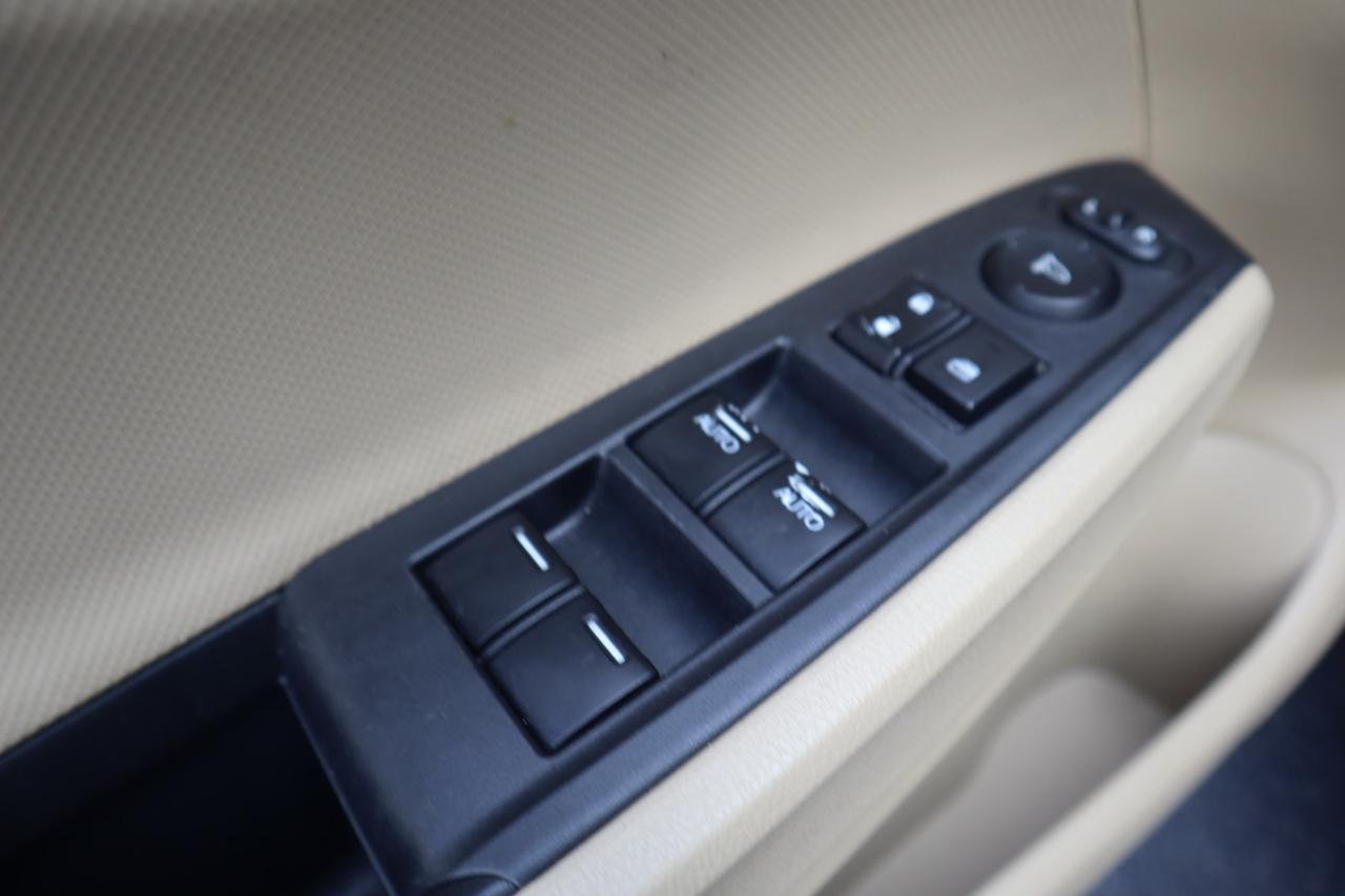 Honda Accord Sdn 4dr I4 Auto LX Premium 2012