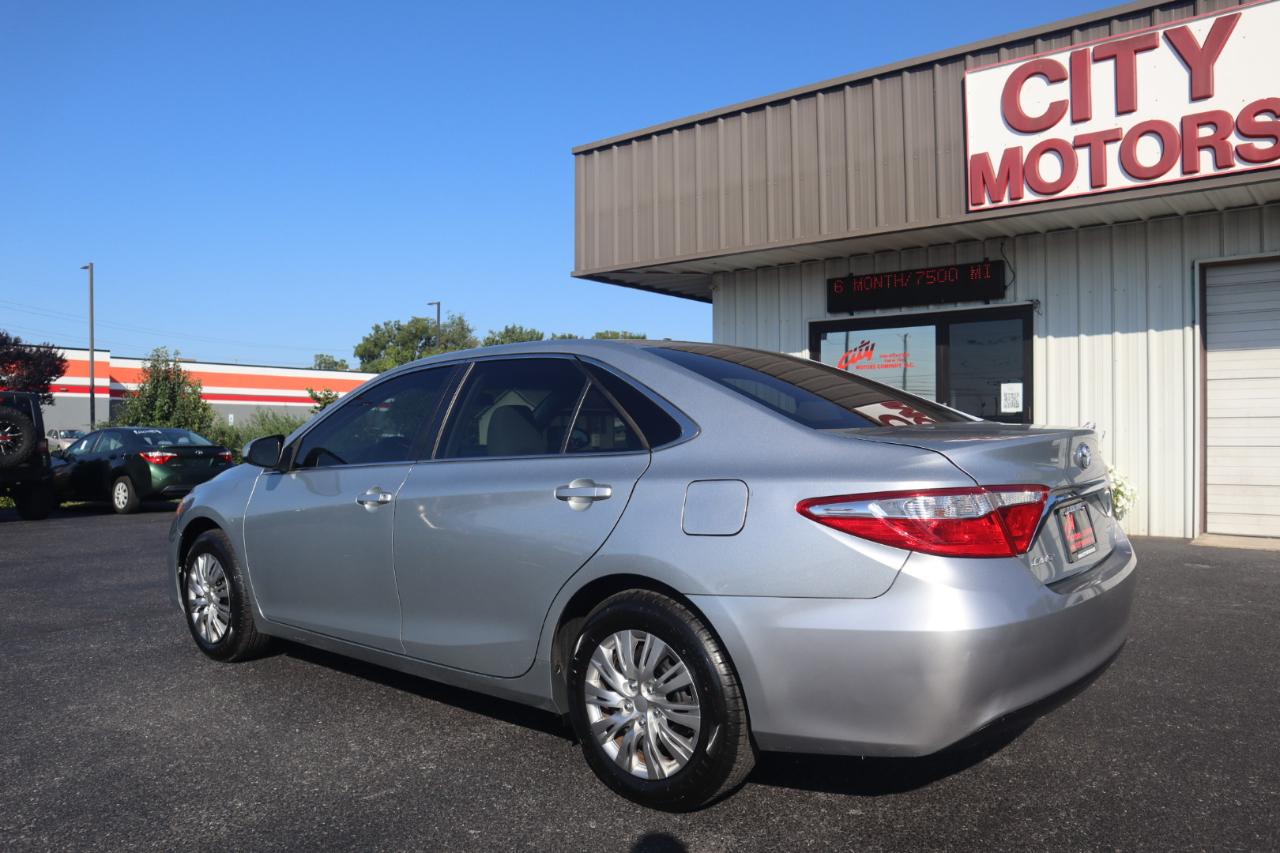 Toyota Camry XLE Auto (Natl) 2017