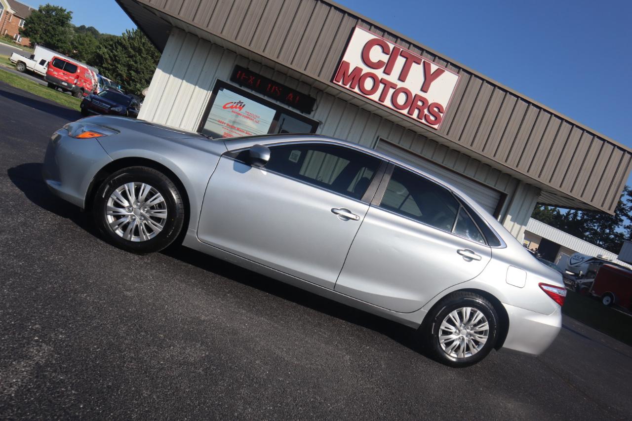 Toyota Camry XLE Auto (Natl) 2017