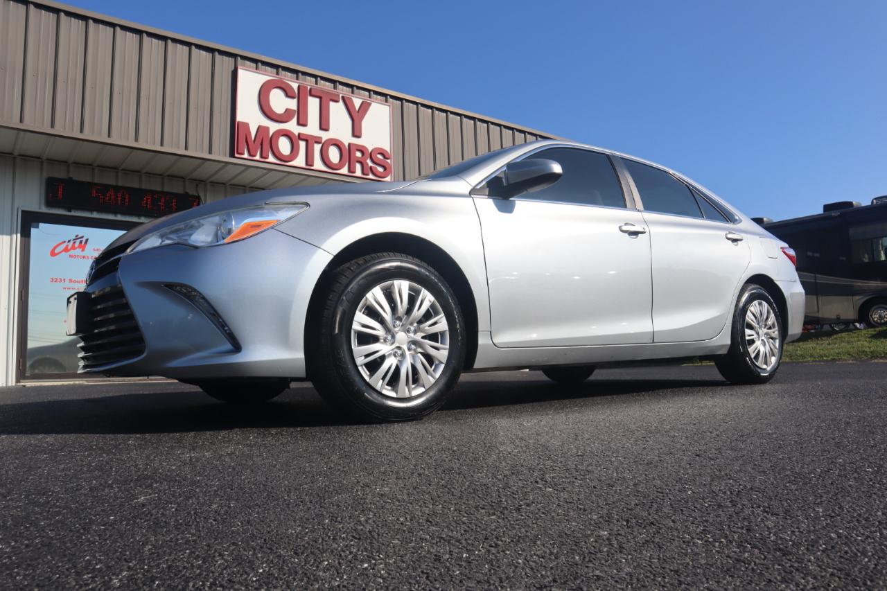 Toyota Camry XLE Auto (Natl) 2017