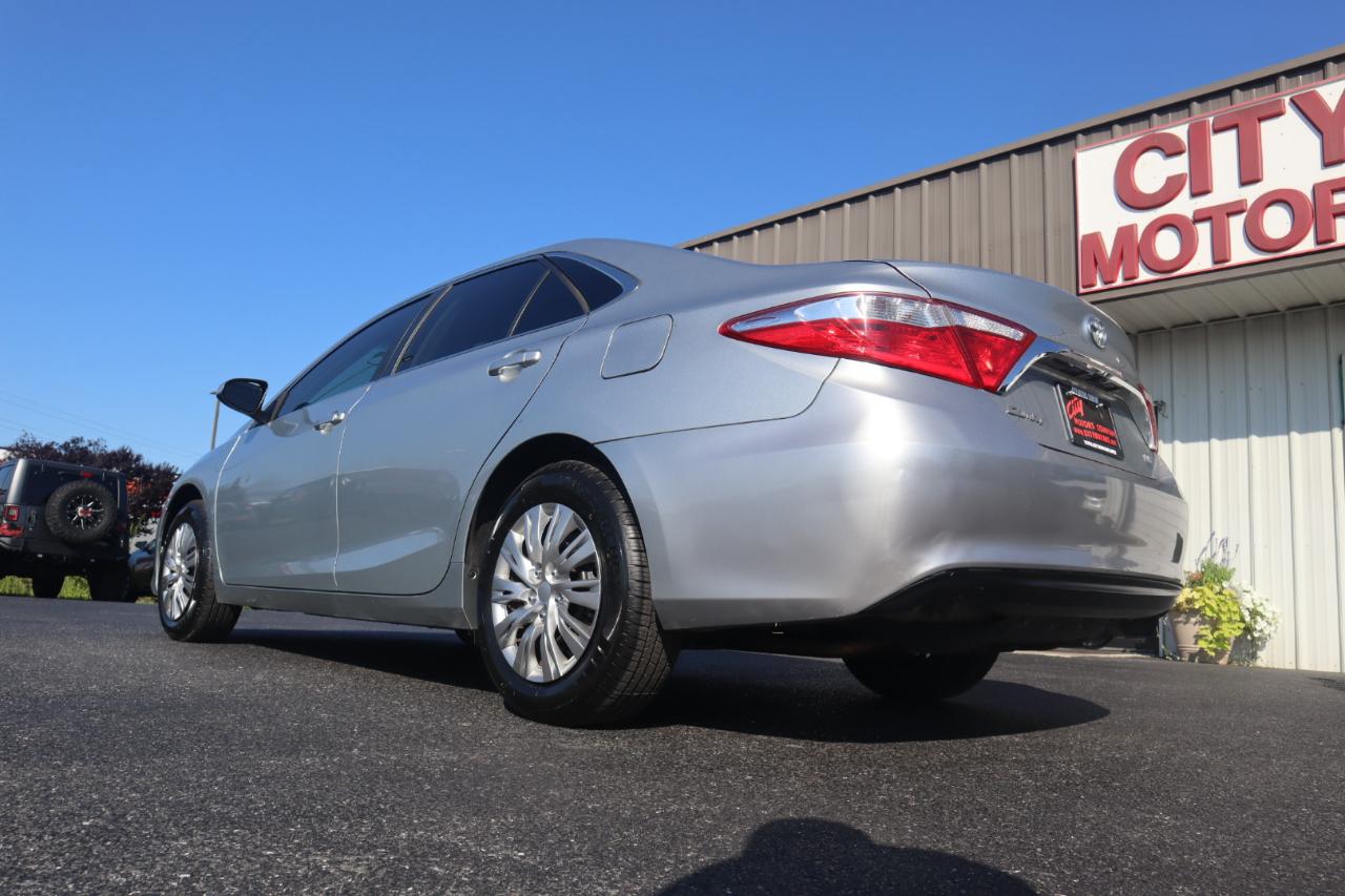 Toyota Camry XLE Auto (Natl) 2017