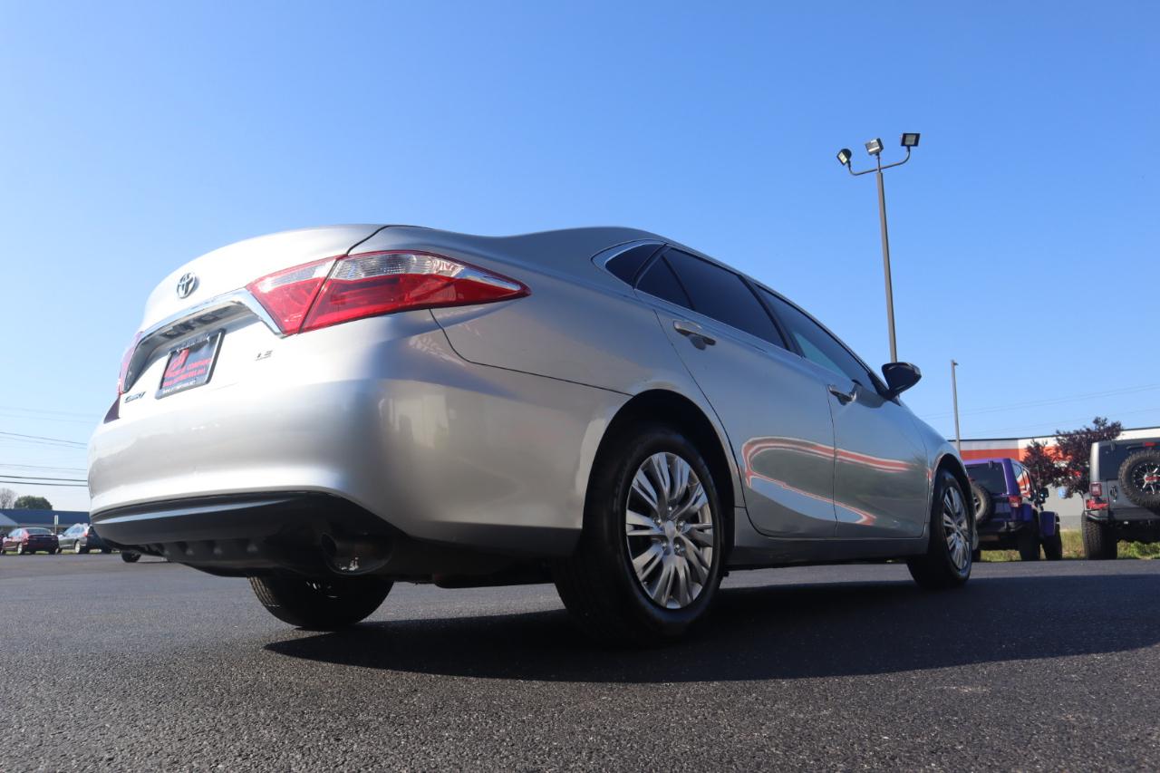 Toyota Camry XLE Auto (Natl) 2017