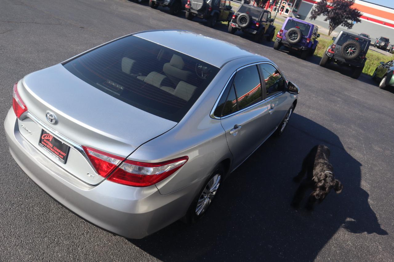 Toyota Camry XLE Auto (Natl) 2017