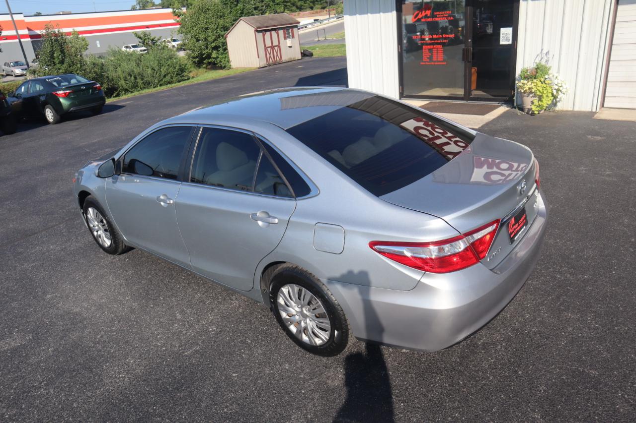 Toyota Camry XLE Auto (Natl) 2017