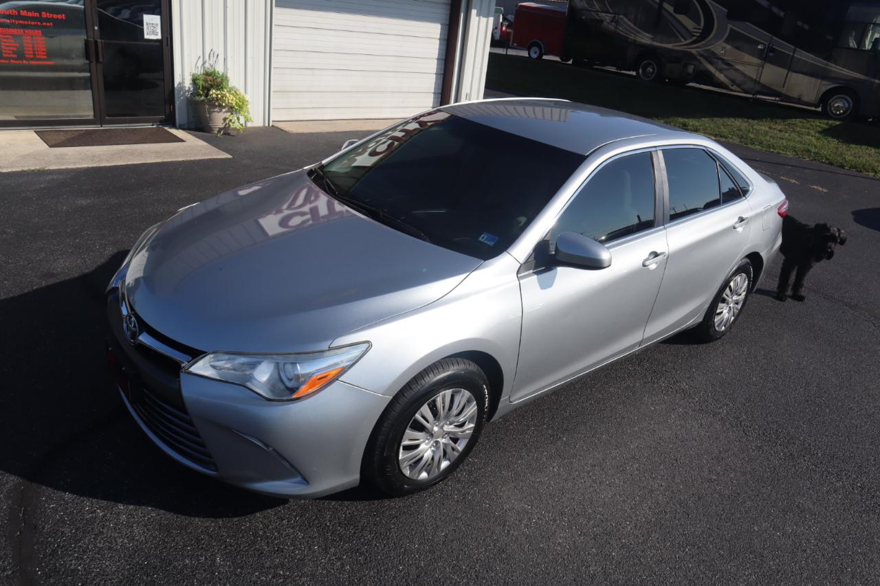 Toyota Camry XLE Auto (Natl) 2017