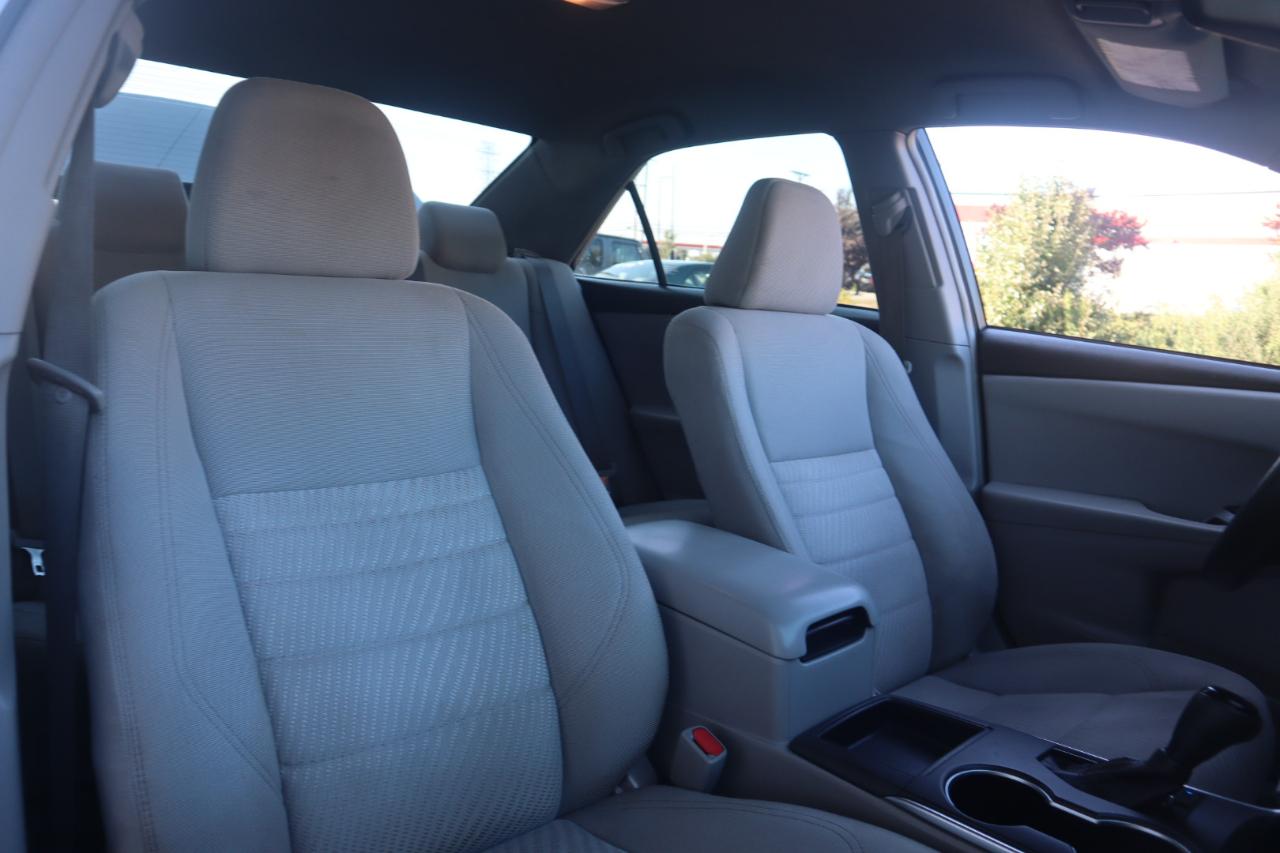 Toyota Camry XLE Auto (Natl) 2017