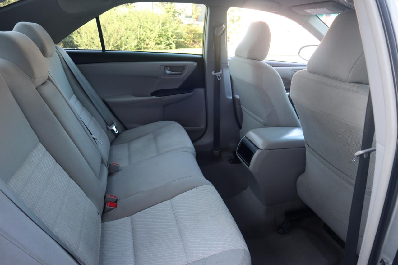 Toyota Camry XLE Auto (Natl) 2017