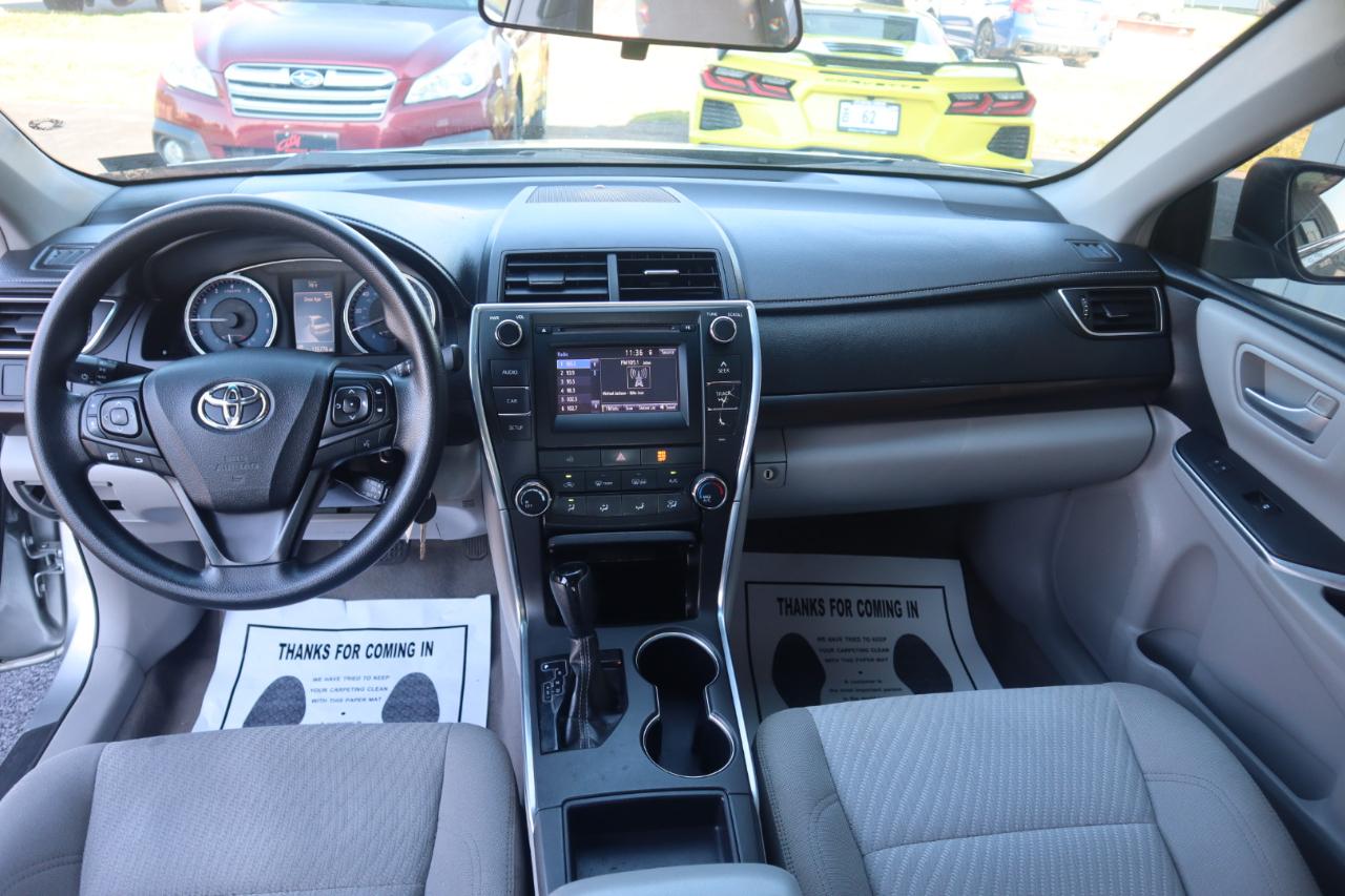 Toyota Camry XLE Auto (Natl) 2017