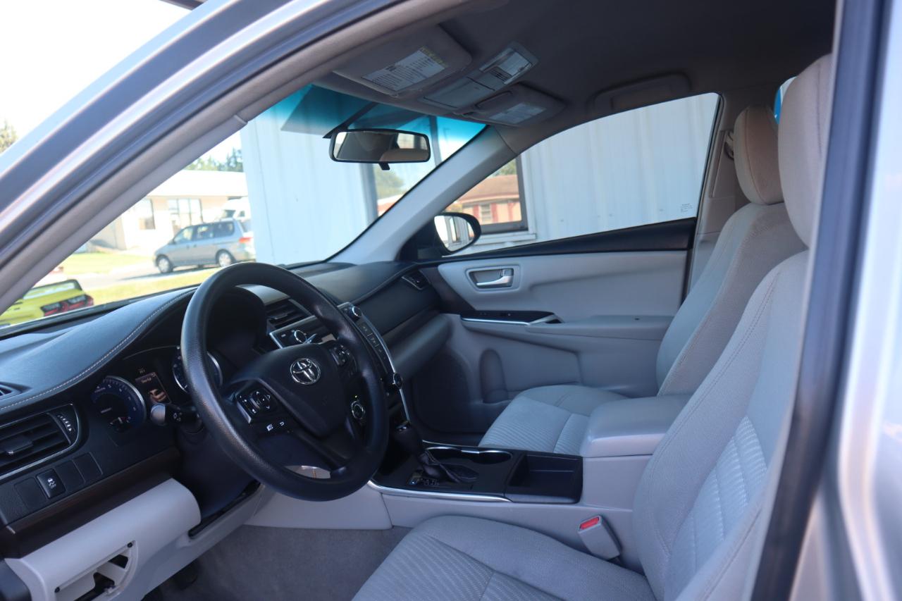 Toyota Camry XLE Auto (Natl) 2017