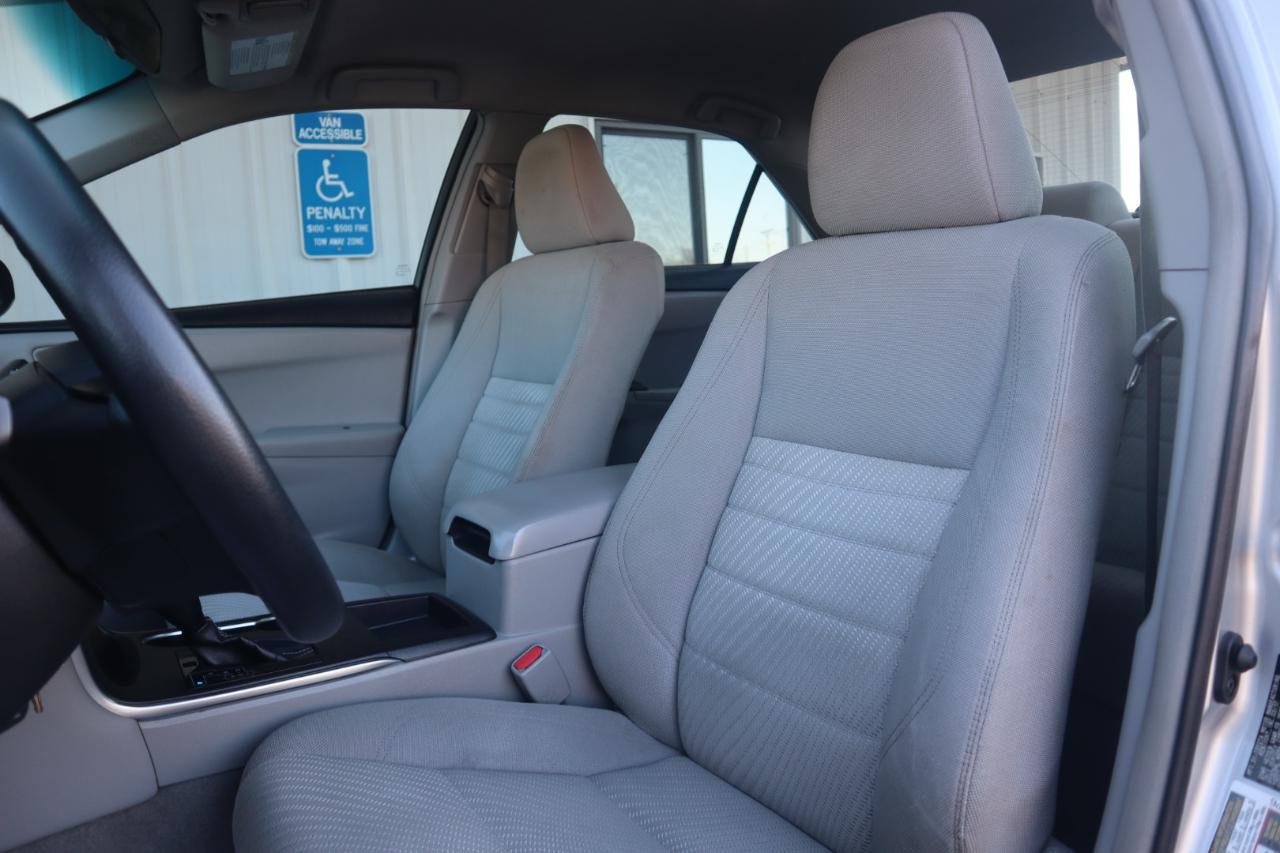 Toyota Camry XLE Auto (Natl) 2017