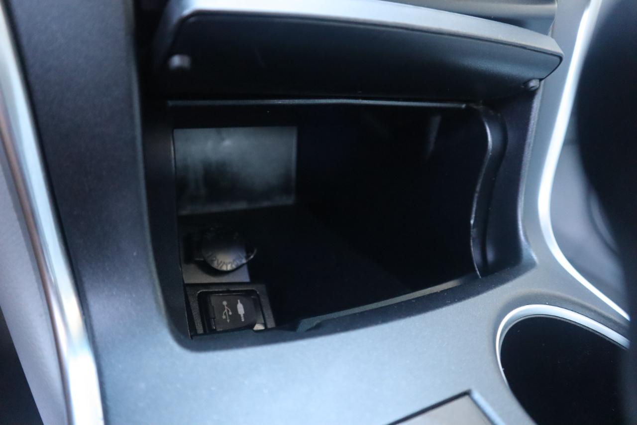 Toyota Camry XLE Auto (Natl) 2017