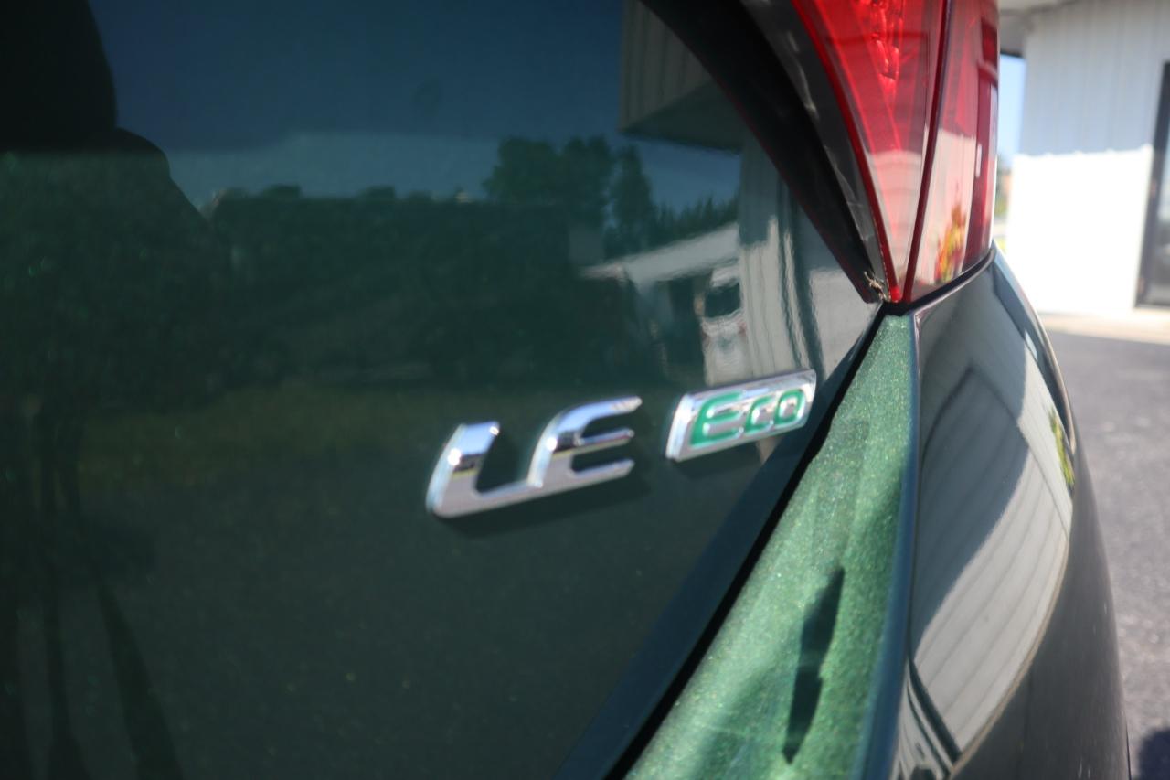 Toyota Corolla 4dr Sdn CVT LE ECO (Natl) 2015