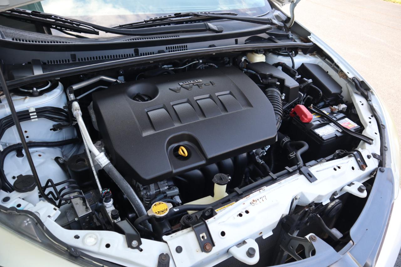 Toyota Corolla 4dr Sdn CVT LE Premium (Natl) 2015