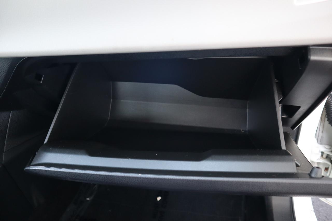 Toyota Corolla 4dr Sdn CVT LE Premium (Natl) 2015