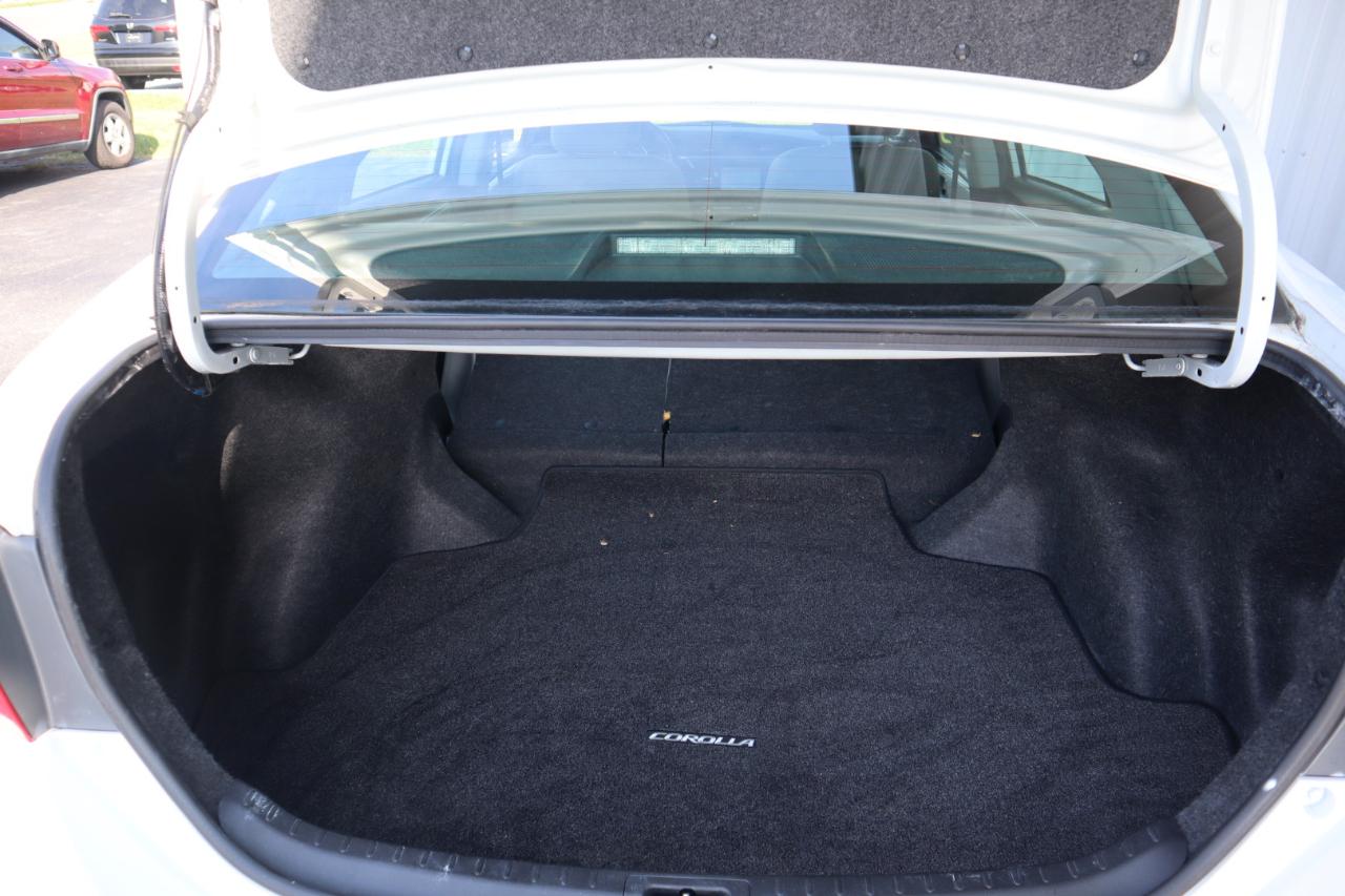 Toyota Corolla 4dr Sdn CVT LE Premium (Natl) 2015