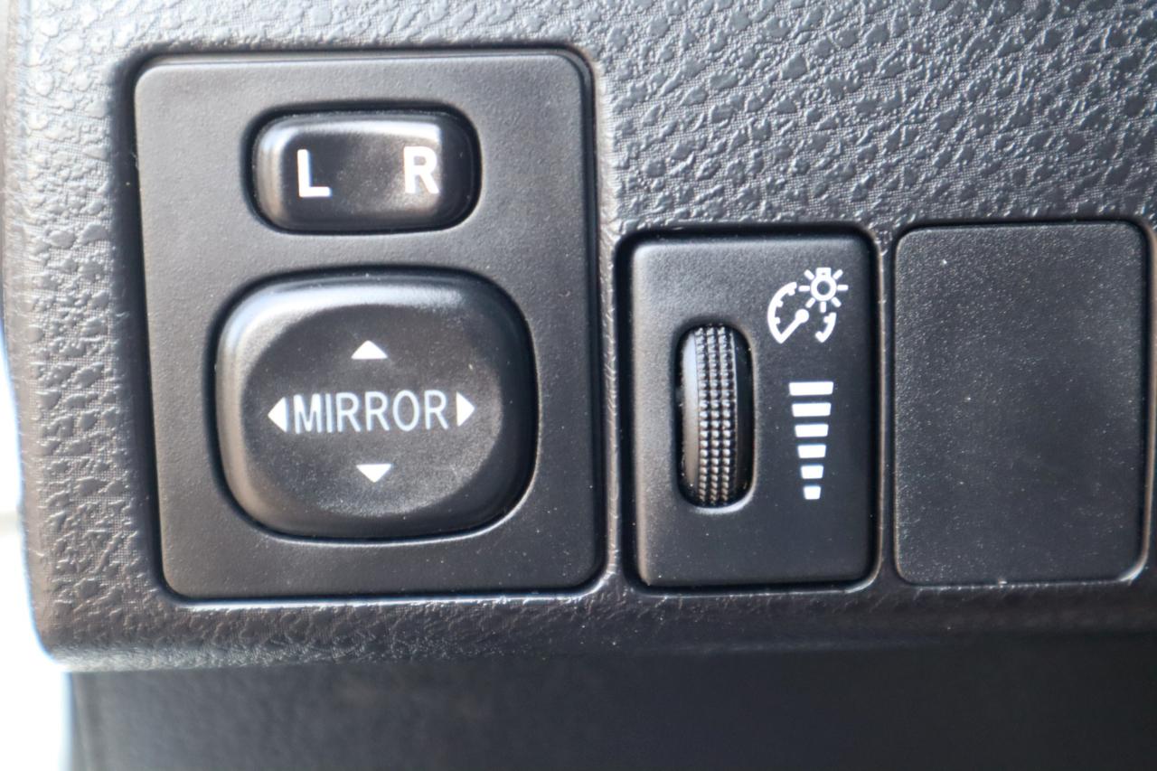 Toyota Corolla 4dr Sdn CVT LE Premium (Natl) 2015