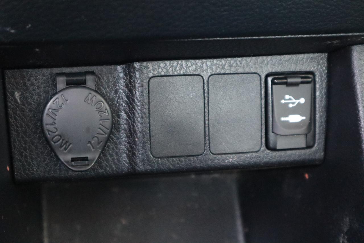 Toyota Corolla 4dr Sdn CVT LE Premium (Natl) 2015