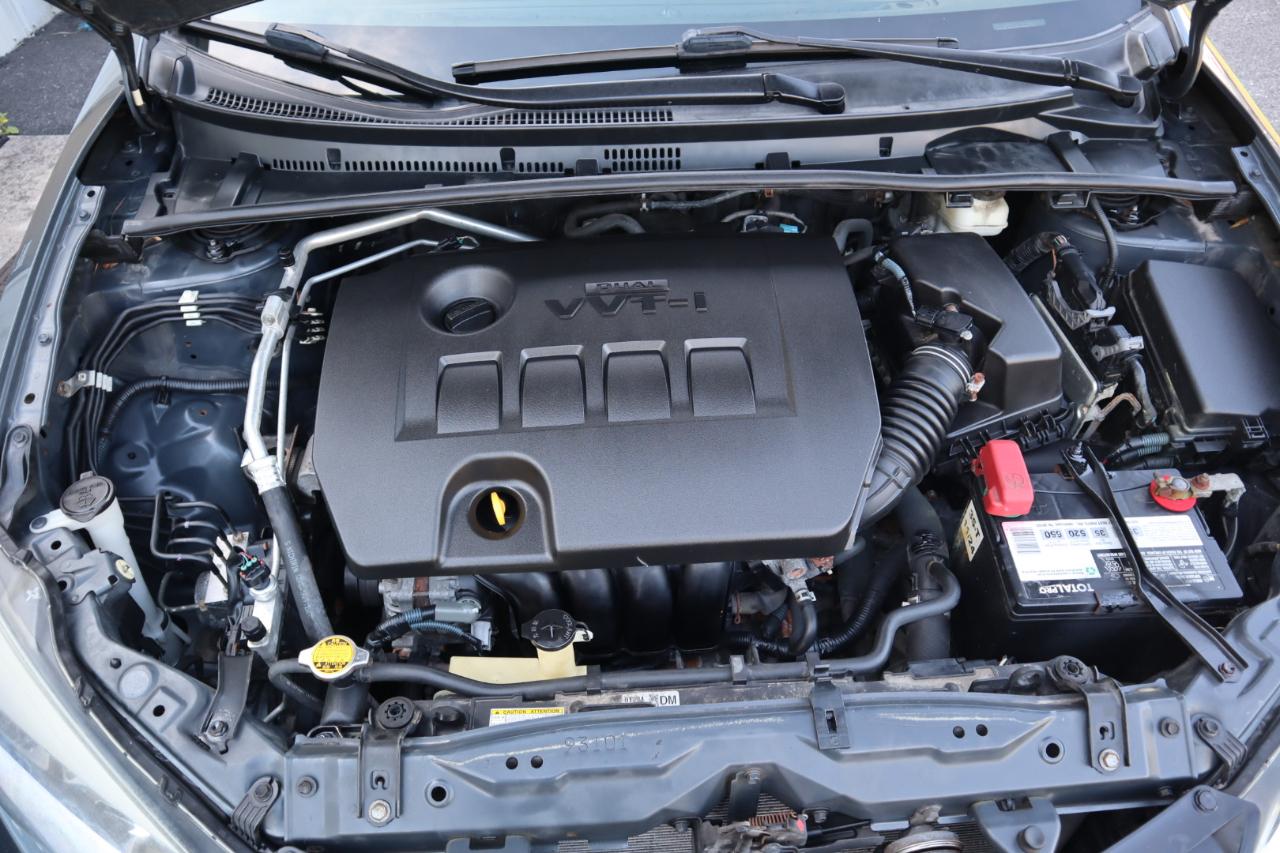 Toyota Corolla 4dr Sdn CVT LE Premium (Natl) 2014