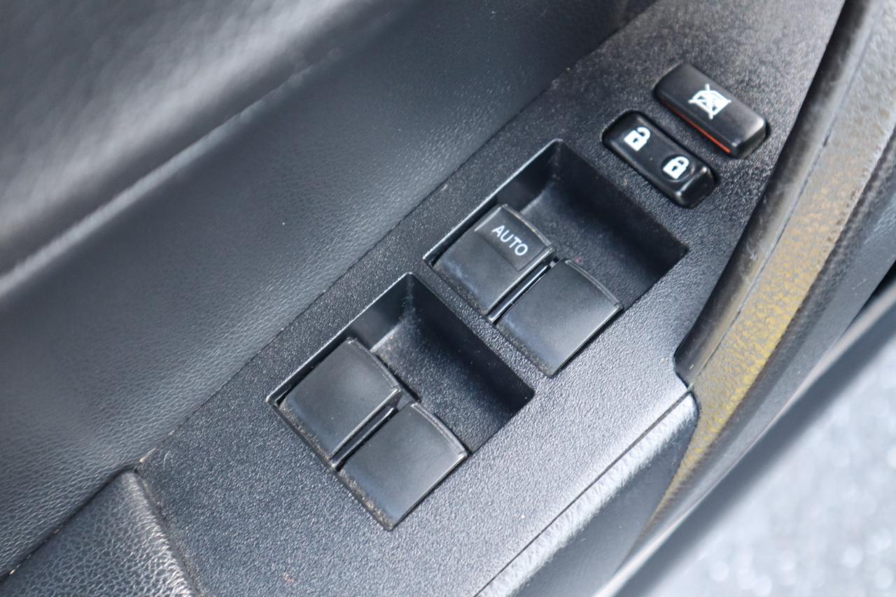 Toyota Corolla 4dr Sdn CVT LE Premium (Natl) 2014
