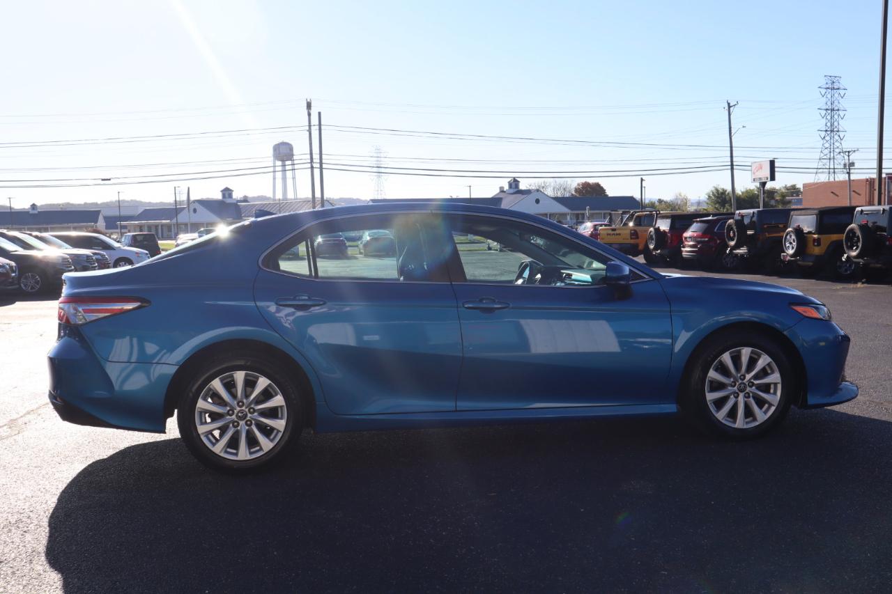 Toyota Camry XLE Auto (Natl) 2019