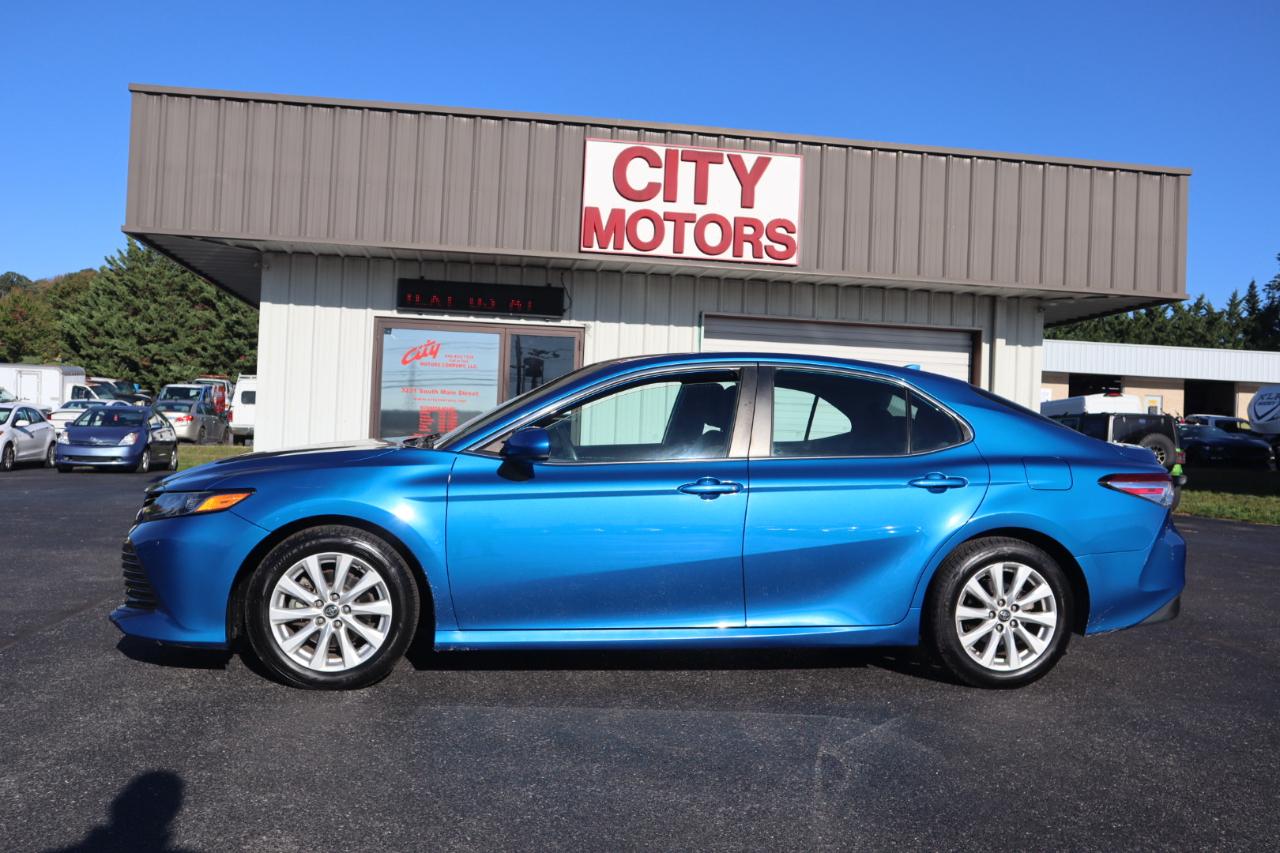 Toyota Camry XLE Auto (Natl) 2019