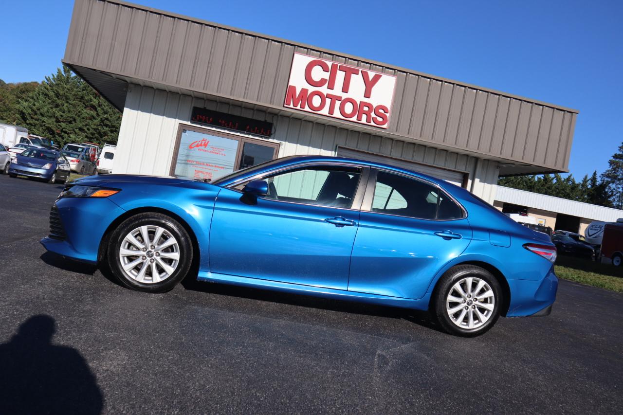Toyota Camry XLE Auto (Natl) 2019