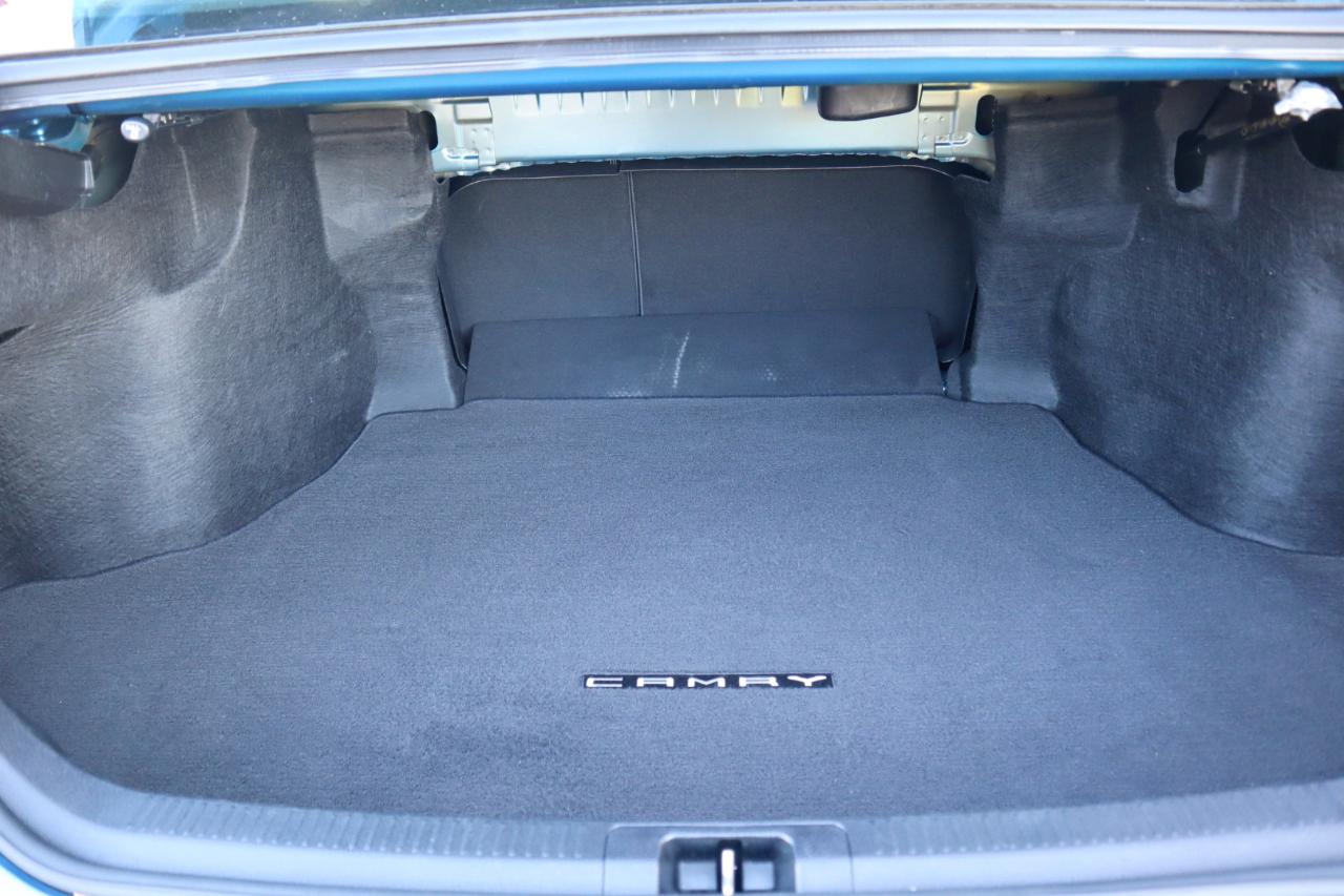 Toyota Camry XLE Auto (Natl) 2019