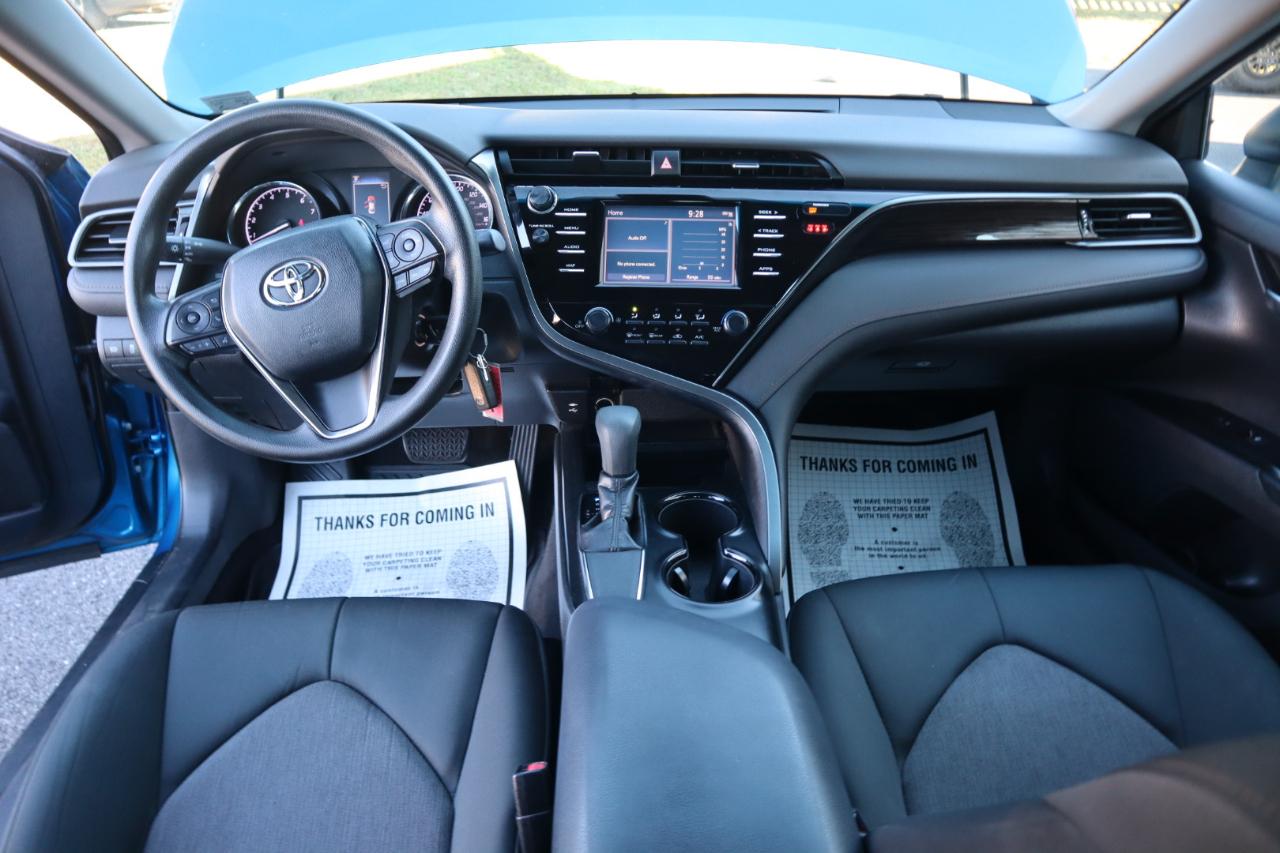 Toyota Camry XLE Auto (Natl) 2019