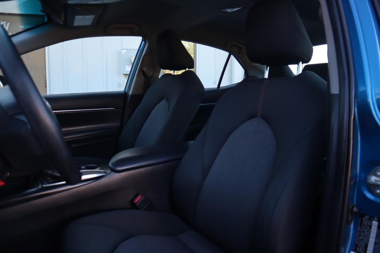 Toyota Camry XLE Auto (Natl) 2019
