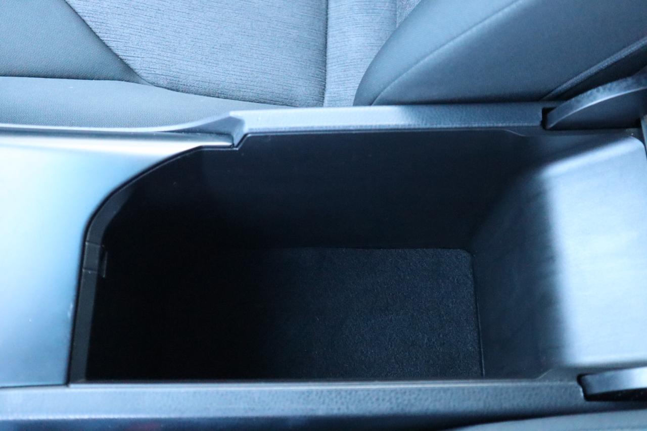 Toyota Camry XLE Auto (Natl) 2019